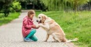 Comprendre sans projeter, le défi de l'empathie véritable. Découvrez comment y parvenir.